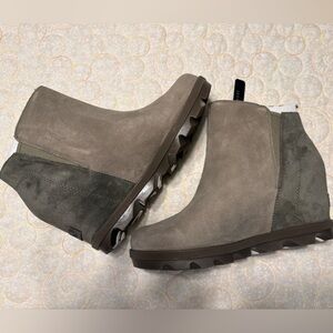 Sorel Women's Sage Joan of Arctic Wedge II Zip Boots